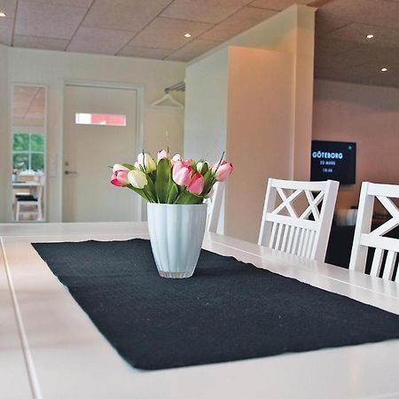 2 Bedroom Cozy Apartment In Habo Mullsjö Extérieur photo