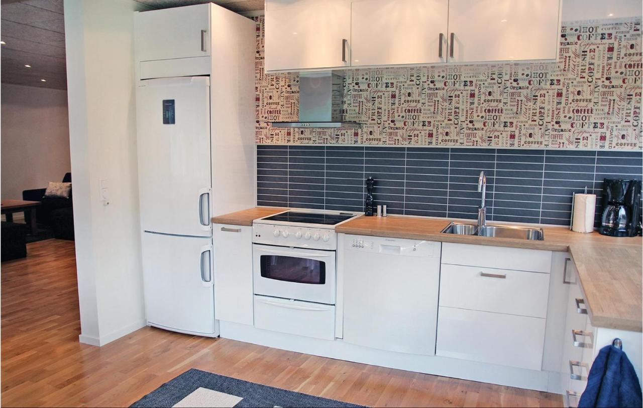 2 Bedroom Cozy Apartment In Habo Mullsjö Extérieur photo