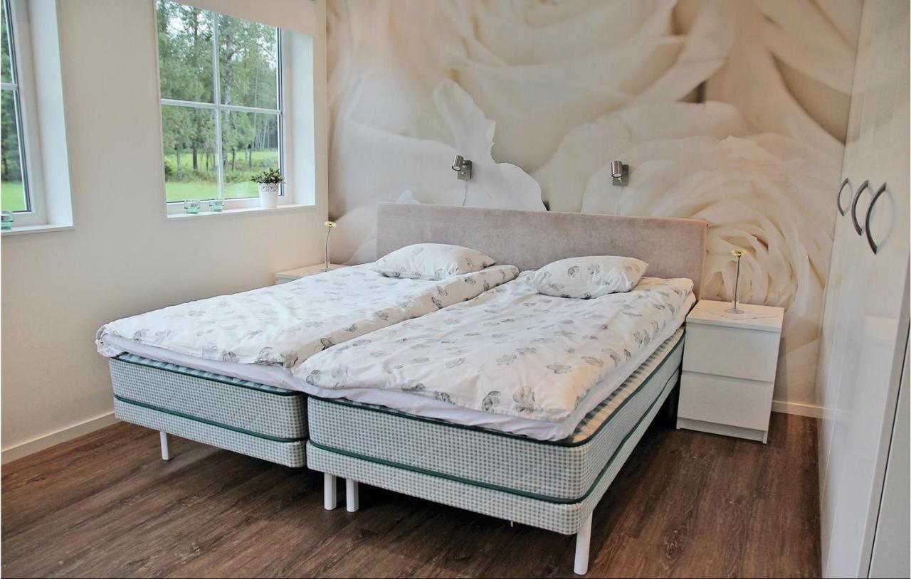 2 Bedroom Cozy Apartment In Habo Mullsjö Extérieur photo
